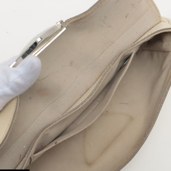 Authentic Louis Vuitton Epi Pochette Montaigne  - Picture 3 of 14